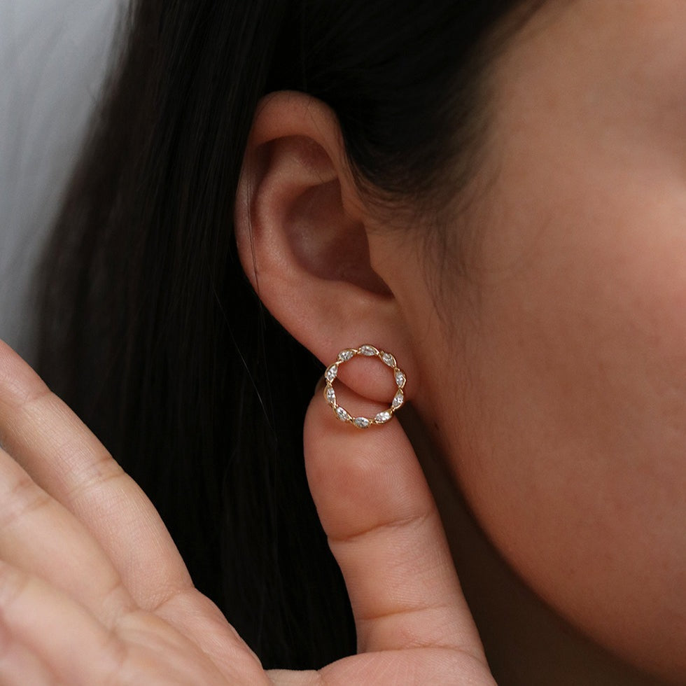 Circle cubic twist earrings-2