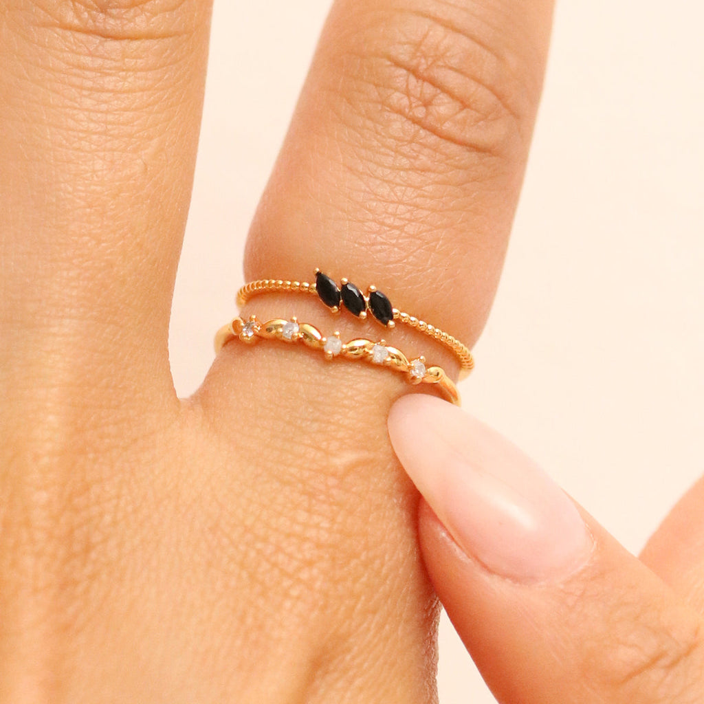 Black cubic layered ring-1