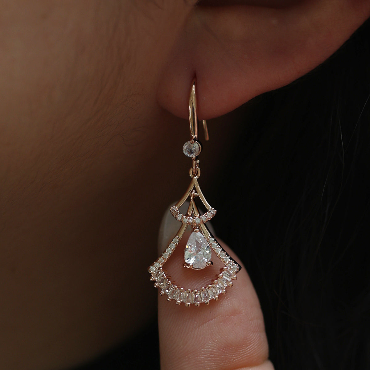 cubic hook drop earrings-3